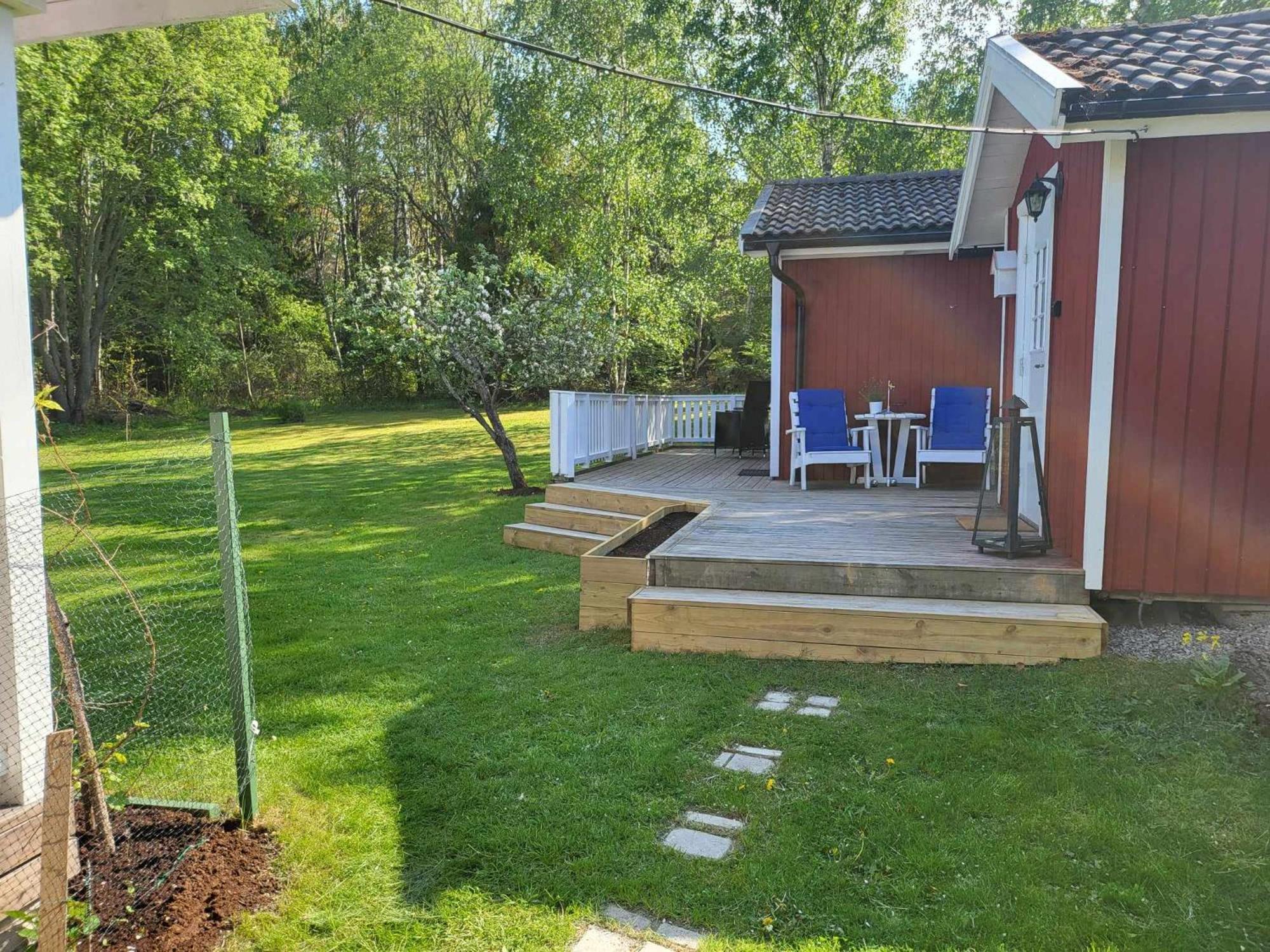 Villa Minihus Med Stor Traedgardstomt Naera Golf Och Hav Trosa Exterior foto